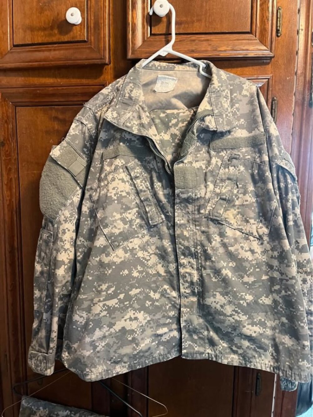 2 Piece Set of Army Fatigues Desert Print - Men's Size Large